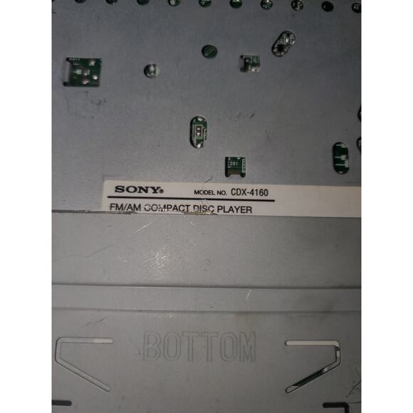 Sony Car Stereo with CD Player and Detachable Faceplate Model CDX-4160 - Picture 3 of 3